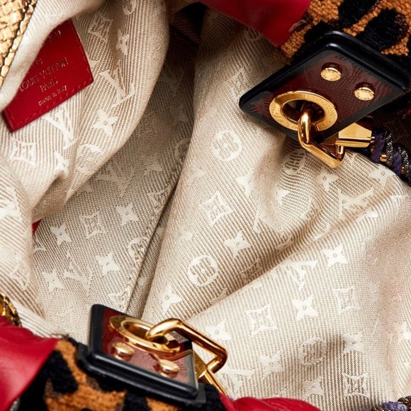 Authentic Louis Vuitton Leather And Jacquard Limited Edition Safari Flight Bag - Picture 6 of 11